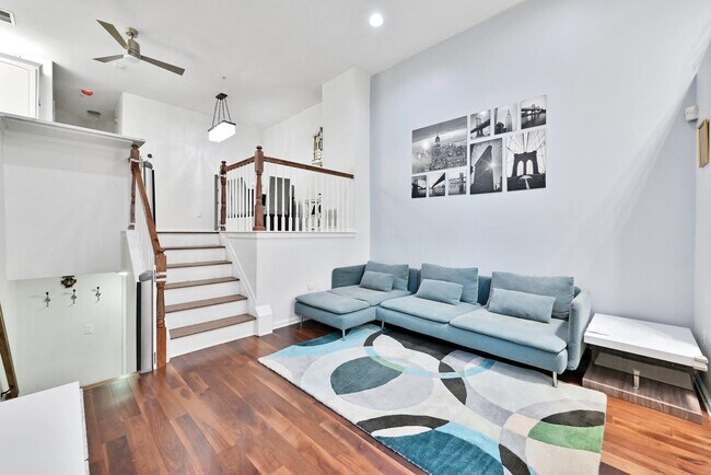 Foto del edificio - 375 Kingston Ct