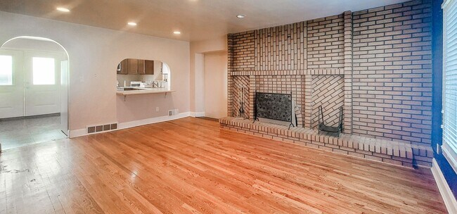 Foto del edificio - 2551 S Orchard Drive (Simons)