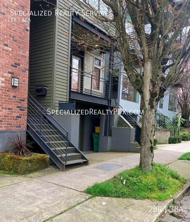 2644 NW Thurman St, Portland, OR 97210 Townhouse for Rent in Portland