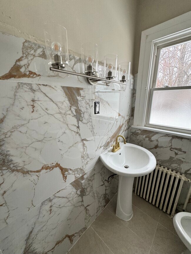 Foto del edificio - 131 Clermont St