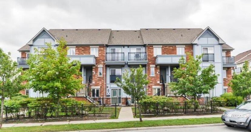 Primary Photo - 2275 Bur Oak Av