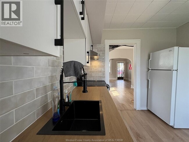 Building Photo - 944 McKay Ave