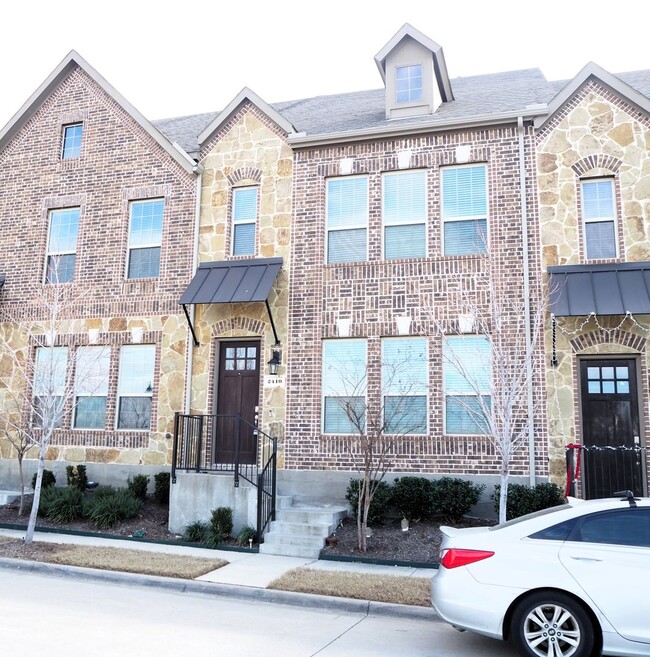 Foto del edificio - 3 Bed 3.5 Bath Townhouse in Lewisville