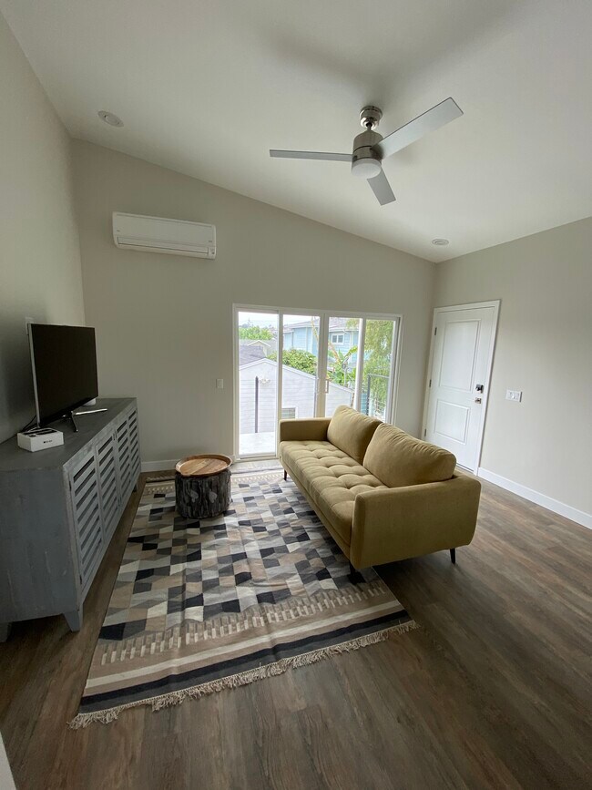 Sala de estar - 3662 Quimby St