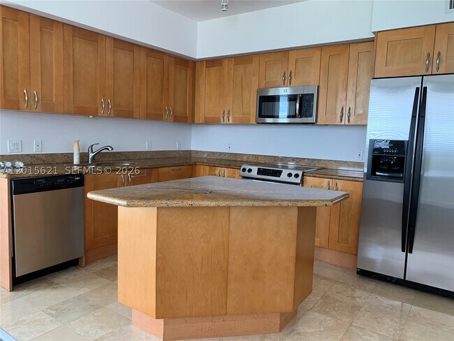 Building Photo - 1745 E Hallandale Beach Blvd