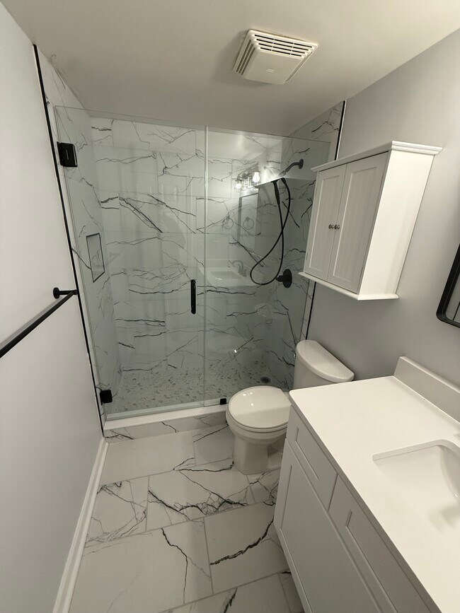 Foto del edificio - 405 W 7th St