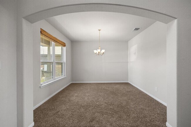 Building Photo - 5636 Sacco St