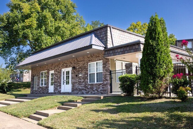 Building Photo - The Spruce - Comfortable 1-Bedroom at Autu...