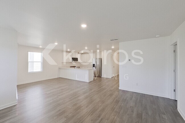 Building Photo - 133 George Oxford Dr
