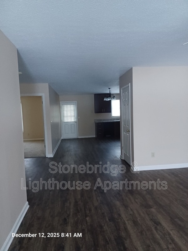 Building Photo - 4808 Clover Park Dr