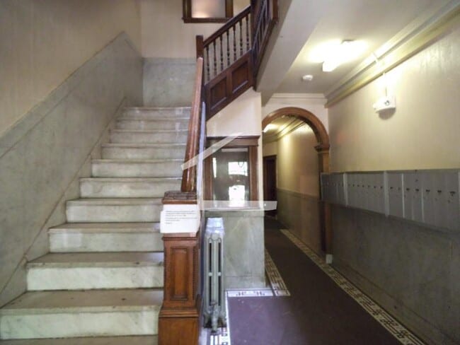 Building Photo - 14 Palace Rd