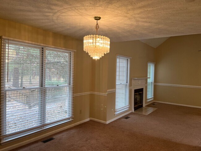 Foto del edificio - Must see! 3 bedroom, 2 bathroom house near...