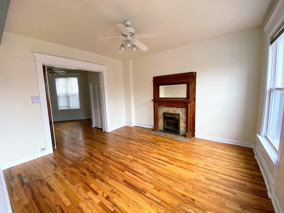 Primary Photo - 1856 W Chicago Ave