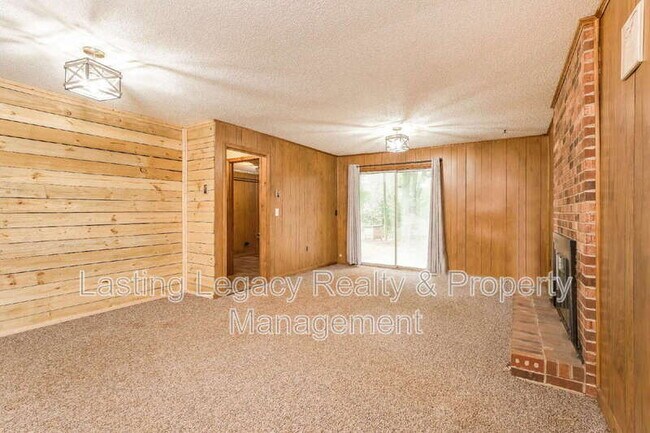 Foto del edificio - 717 Milling Rd