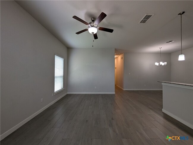 Building Photo - 2237 Avery Village