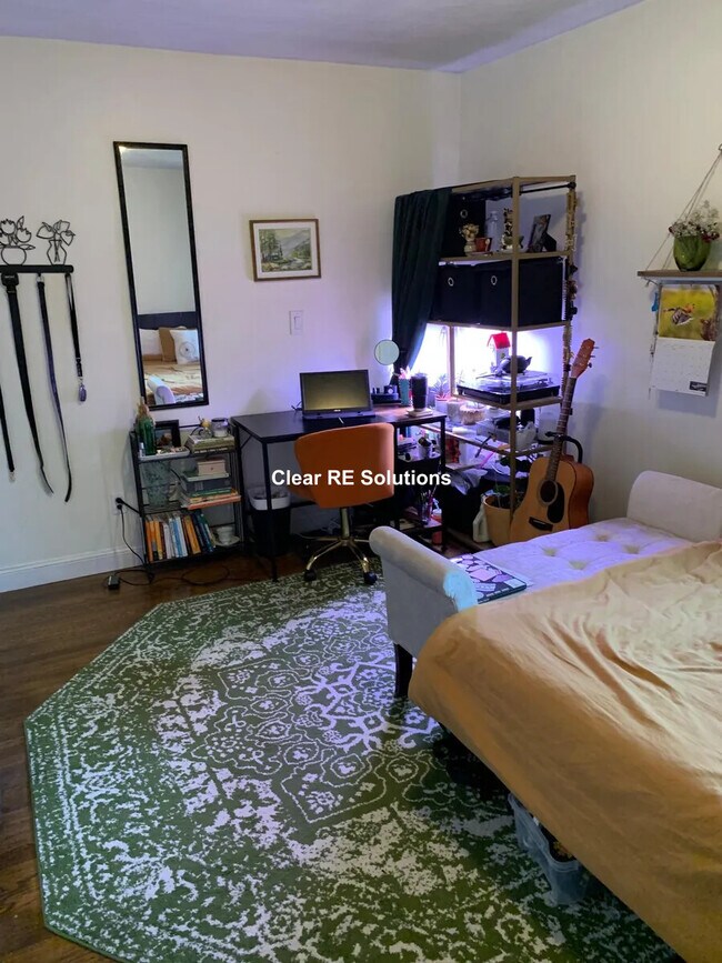Foto del edificio - 819 E Broadway
