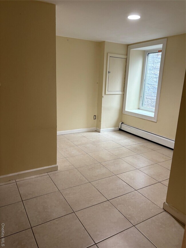 Foto del edificio - 1702 Aladdin Ave