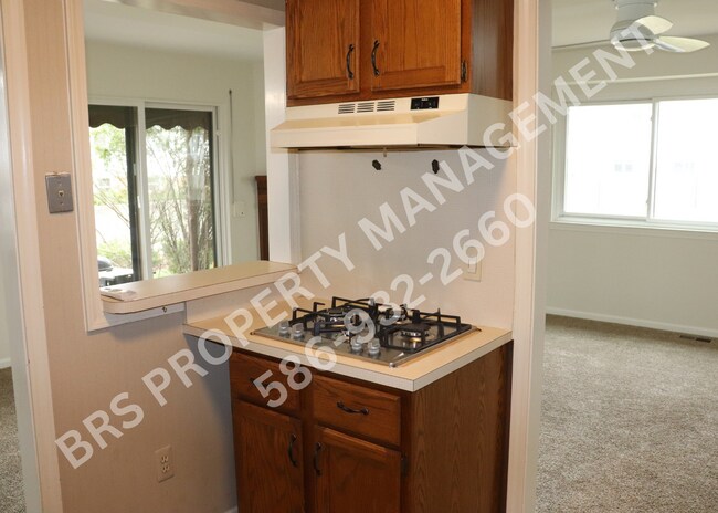 Building Photo - 3 BEDROOM 2.5 BATH CONDO