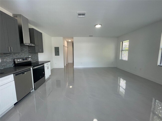 Foto del edificio - 3096 NW 27th St