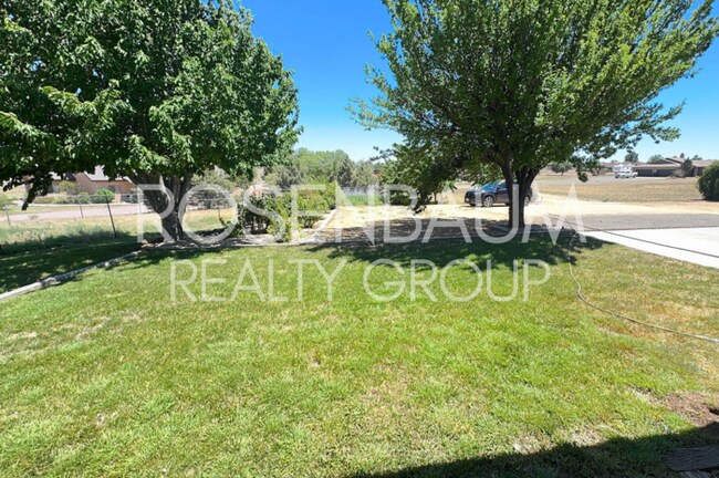 Building Photo - Charming 3-bedrooms, 2-baths home in the h...