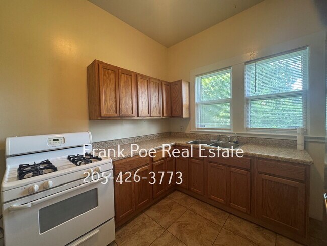 Building Photo - Charming Duplex living in the Heart of Birmingham
