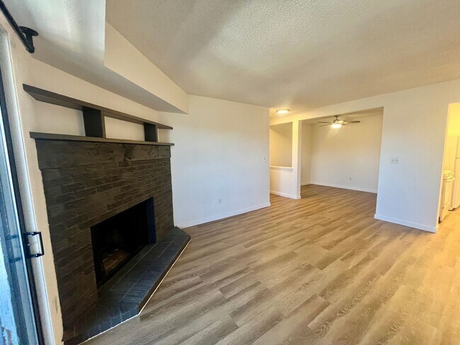 Foto del edificio - **$500 Move in Special**  Updated Spacious 1 bed/1 bath in Aurora