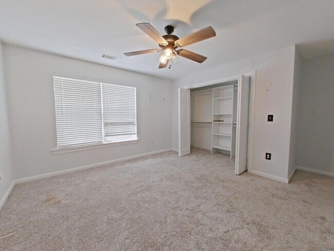 Building Photo - 933 Mitchell Ln