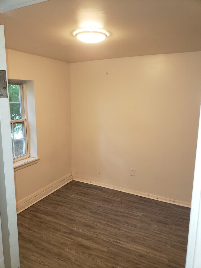 Building Photo - 41 Pinehurst Ave