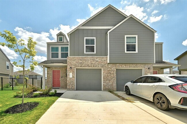 Building Photo - 15305 Ivy Wreath Dr