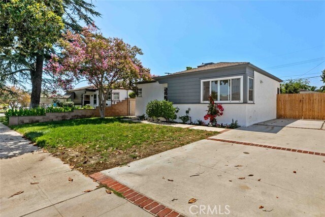 Foto del edificio - 2105 N Pass Ave