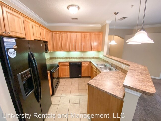 Building Photo - 3 br, 3 bath House - 1245 SW 9th Road #102