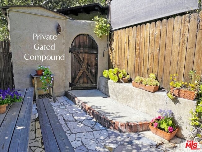 Building Photo - 10211 Seabury Ln