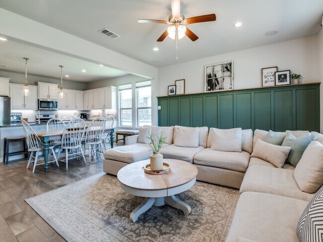 Foto del edificio - 1519 Sheridyn Ln