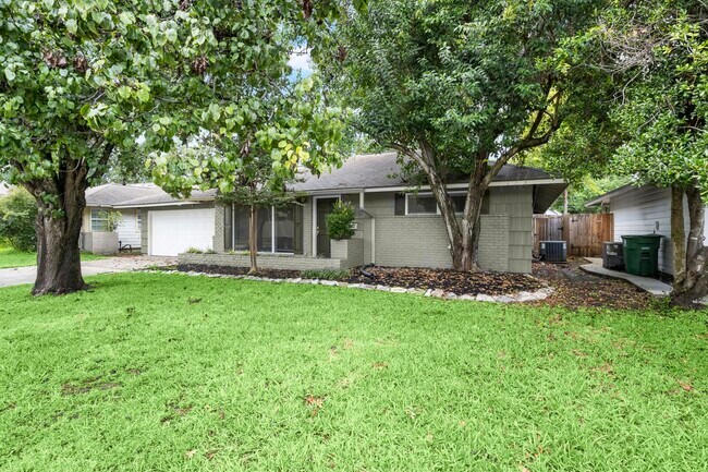 Foto del edificio - 5310 Windswept Ln