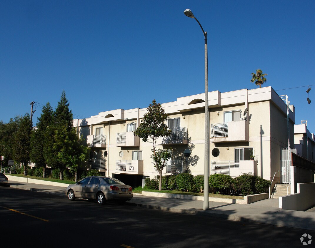 Building Photo - Talmadge Apartments