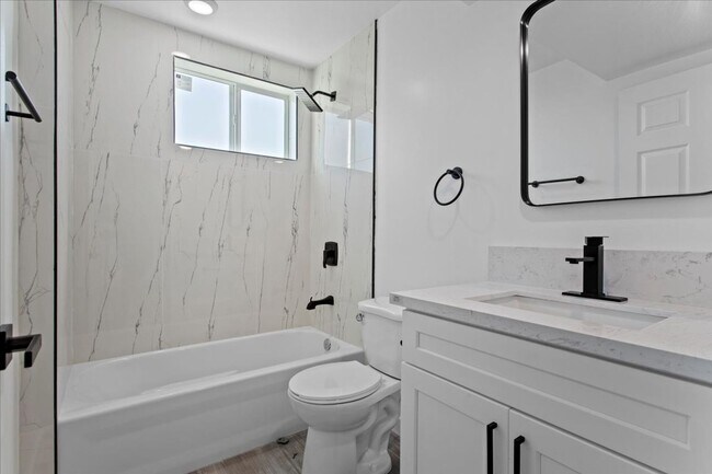 Foto del edificio - 852 W Gage Ave