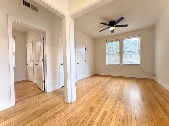 Photo - 2908 N Springfield Ave Apartment