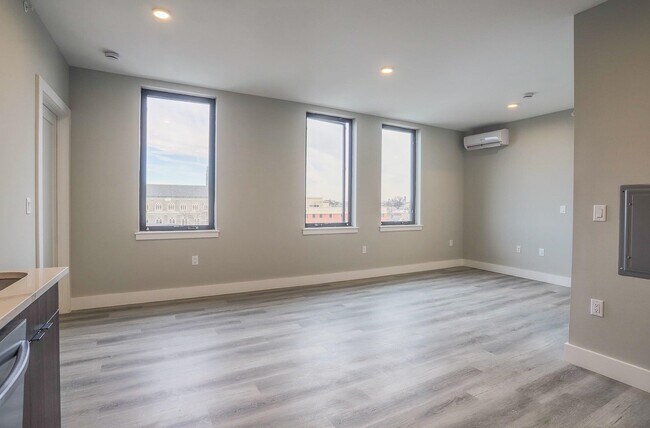 Building Photo - 3516 John F. Kennedy Blvd