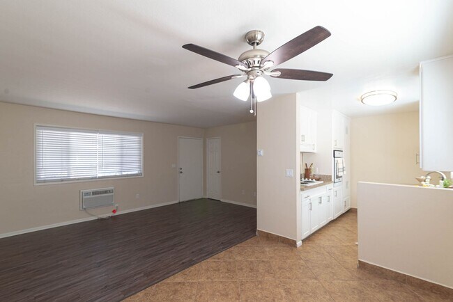 Foto del interior - Melrose Manor Apartments - Riverside, CA