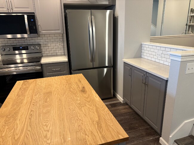 Foto del edificio - 2176 Eagle Ave