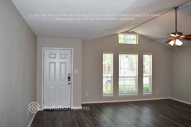 Building Photo - 1111 Hidden Creek Dr