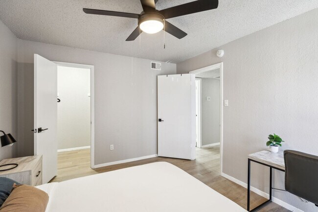 Foto del edificio - 2545 Thomason Cir