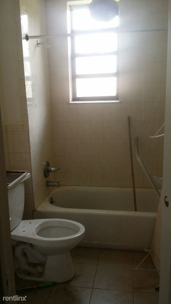 Building Photo - 5 br, 1 bath Apartment - 88 Saratoga Ave 5