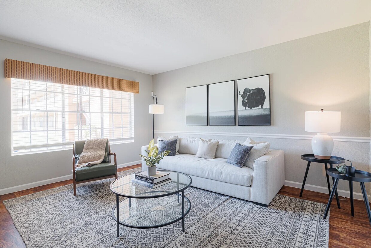 Foto principal - 6259 Westheimer Rd