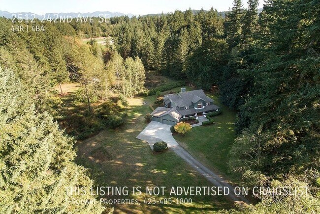 Foto del edificio - RECENT PRICE DROP!!! Exceptional Custom Cr...