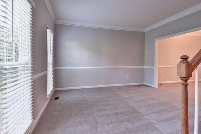 Building Photo - Updated & Spacious Home in Wythe Creek Farms