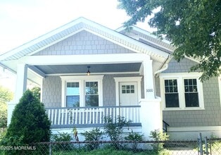 Building Photo - 1000 Sewall Ave