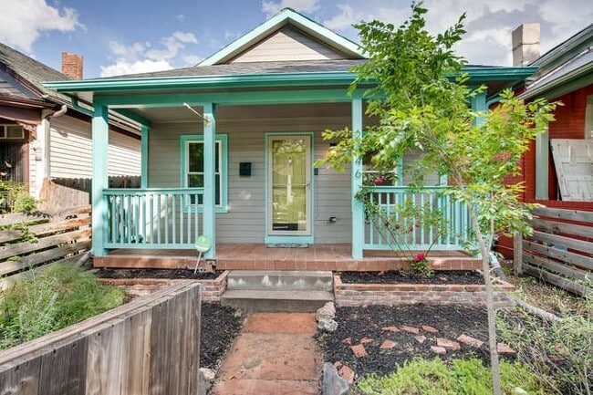 Building Photo - 2546 Glenarm Pl