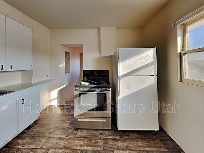 Building Photo - 317 S Vincent Ct