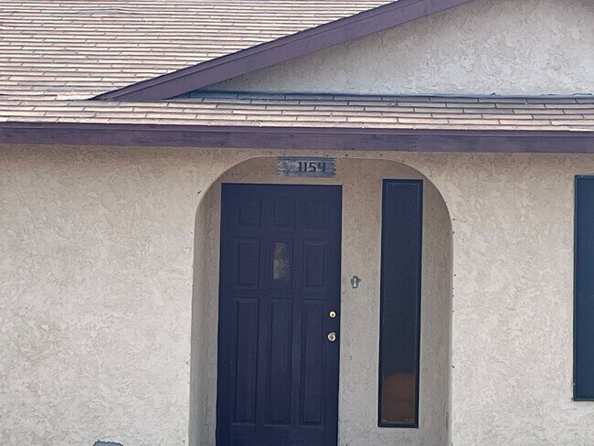 Foto del edificio - 3BR 2Ba  Home with fenced yard, garage,near shopping and services